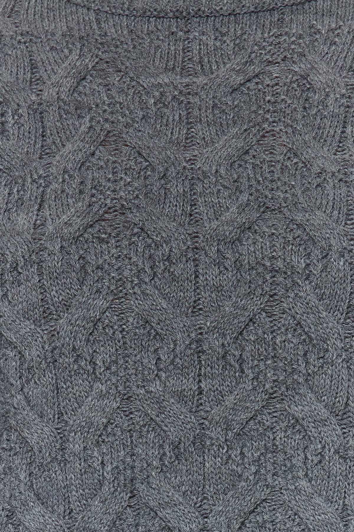 Trendyol Collection Anthrazitfarbener, kurzer Strickpullover mit Stehkragen TWOAW22KZ1634