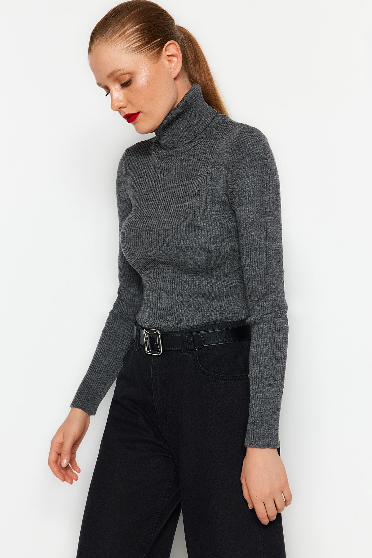 Trendyol Collection-Rollkragenpullover in Anthrazit – TWOAW21KZ1279 4