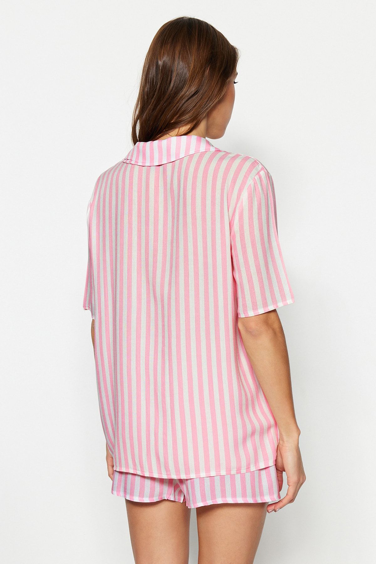Kolekcia Trendyol-Ružový pruhovaný viskózový top Woven Pyžamový set so širokými šortkami THMSS21PT0179 11
