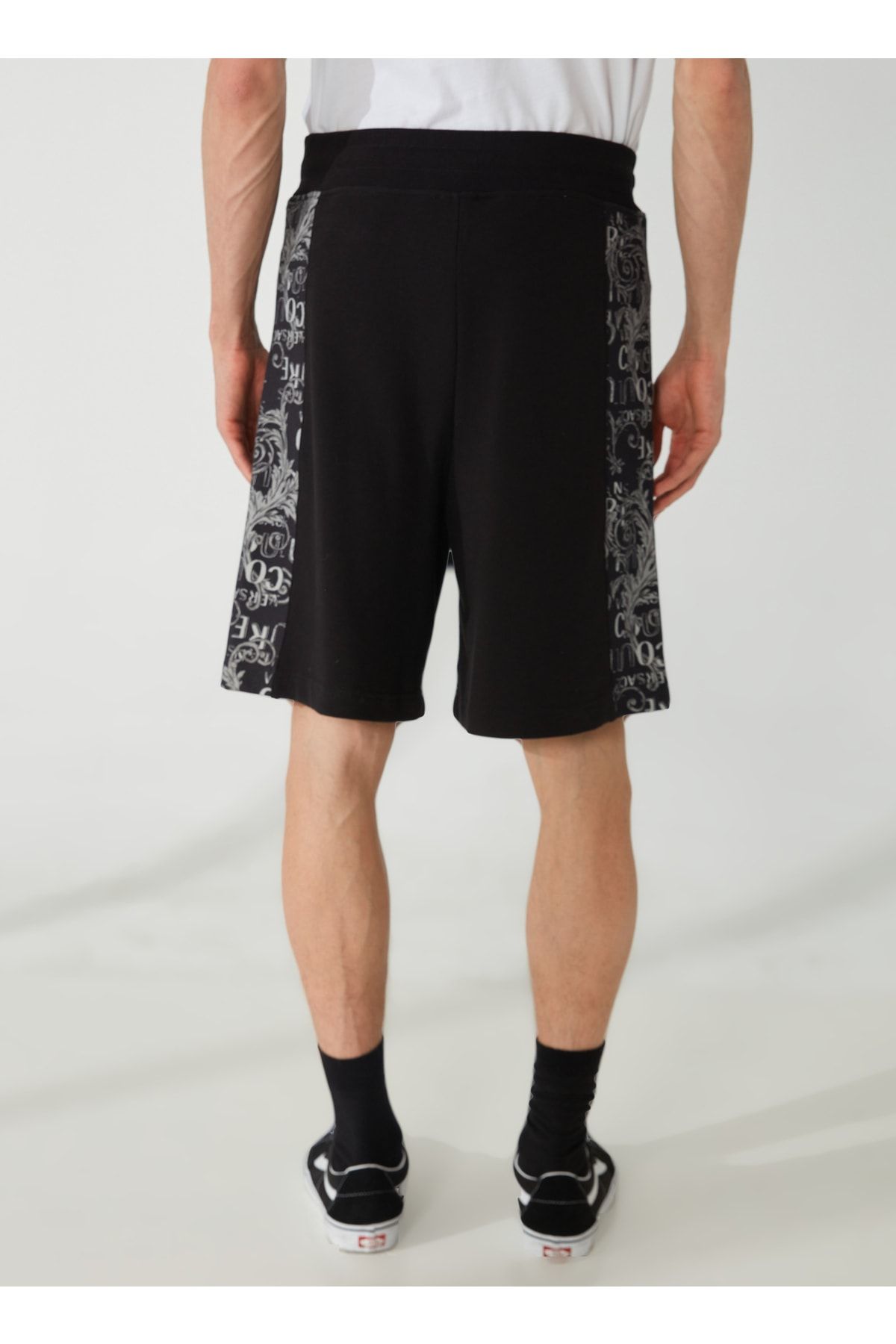 VERSACE JEANS COUTURE Black Men s Sweat Shorts 74gad3c0fs063899