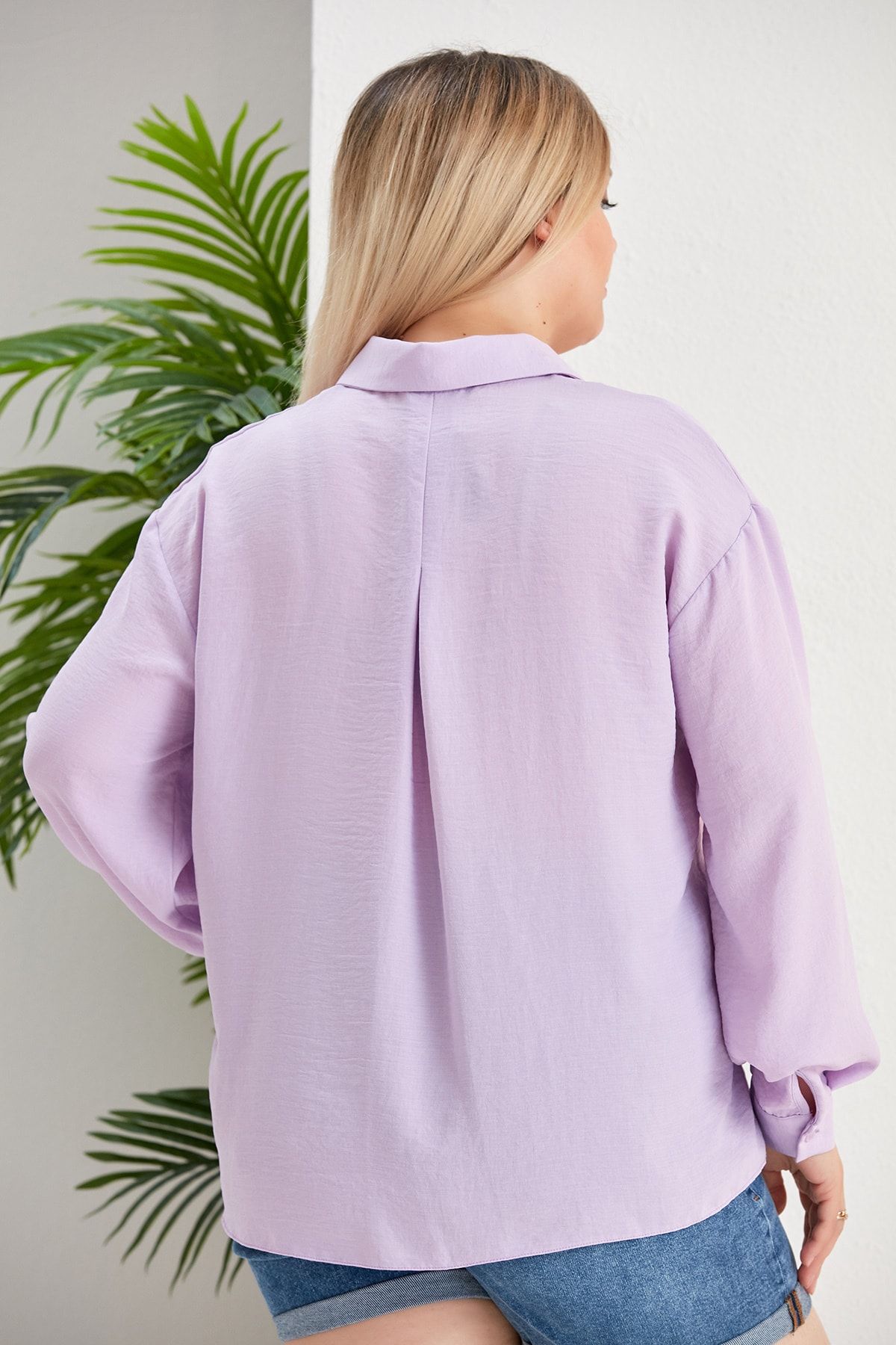 For Big Trend-Women's Large Size One Pocket Back Single Pleat Long Sleeve Side Slit Woven Shirt 7