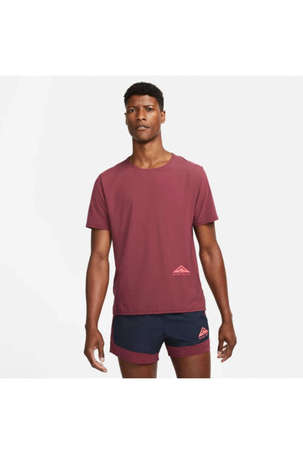 Burgundy nike t shirt store