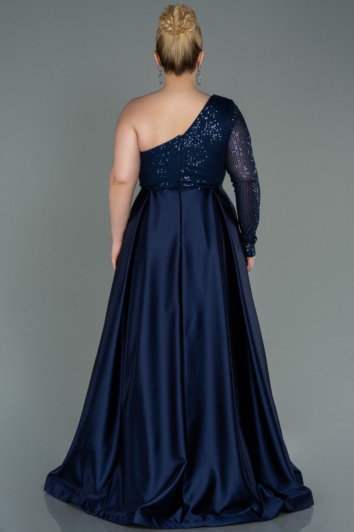 Dark blue plus deals size prom dresses