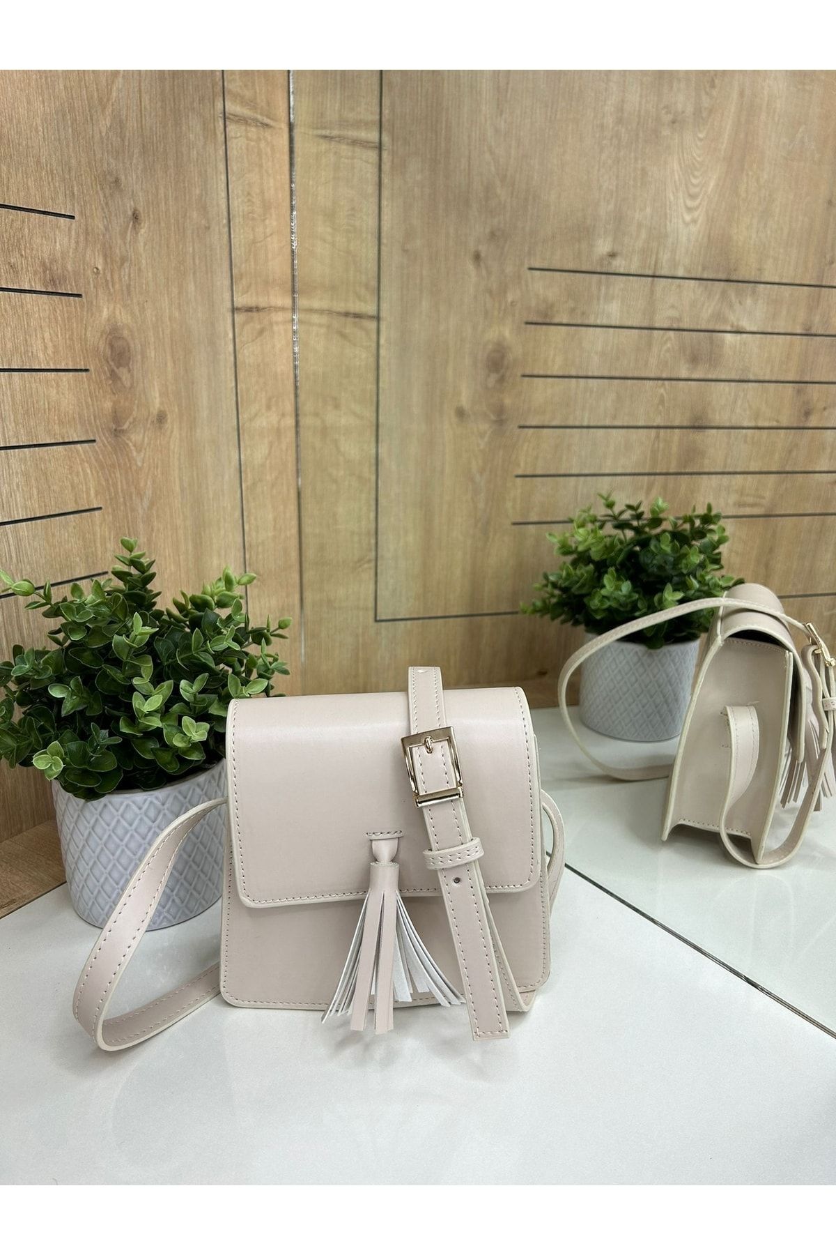 Magnetic messenger bag online