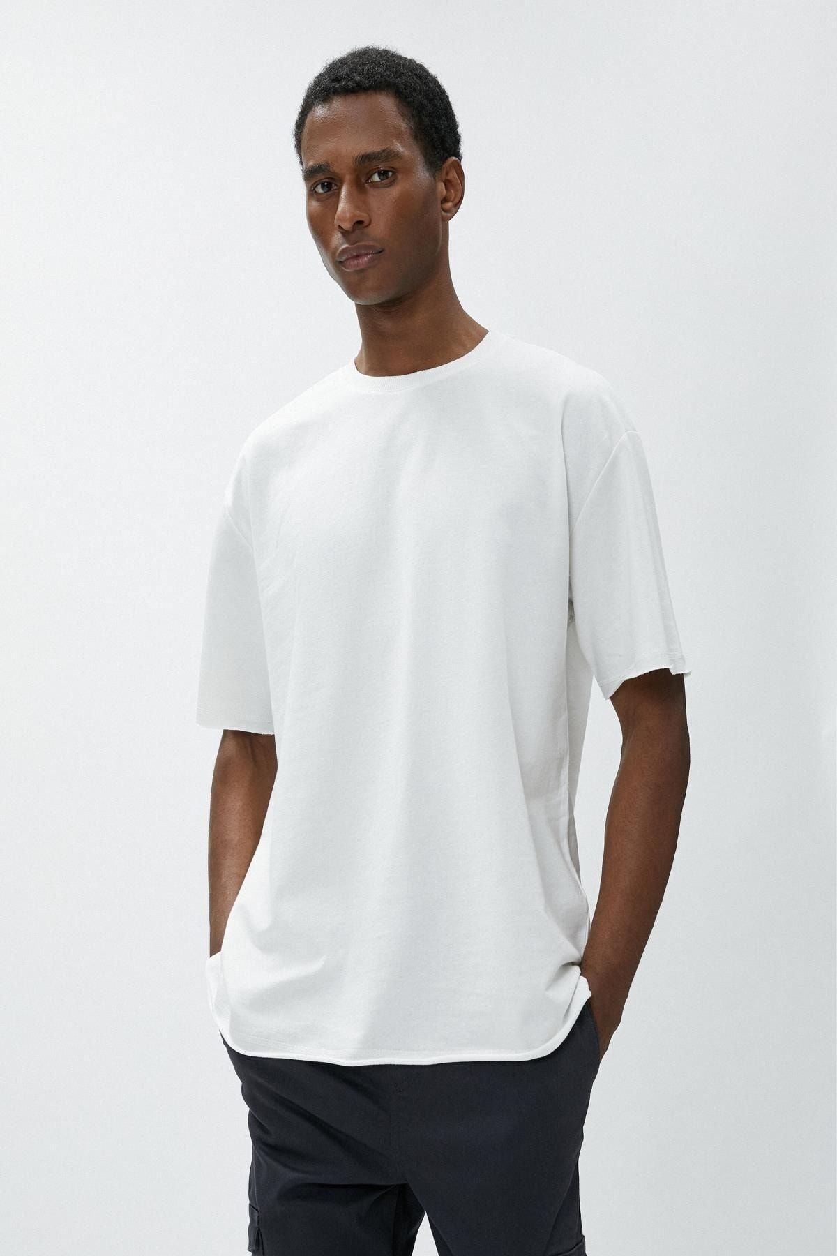 Koton T-Shirt Ecru Regular Fit Fast ausverkauft