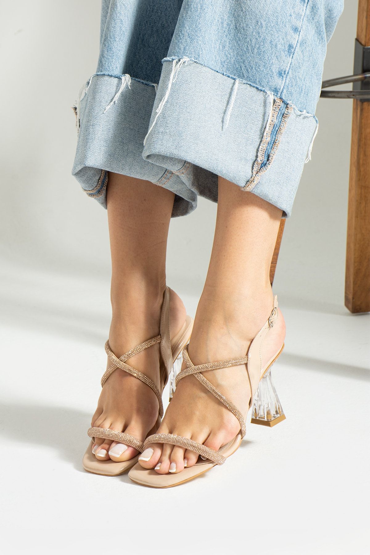 Clear evening shoes shop