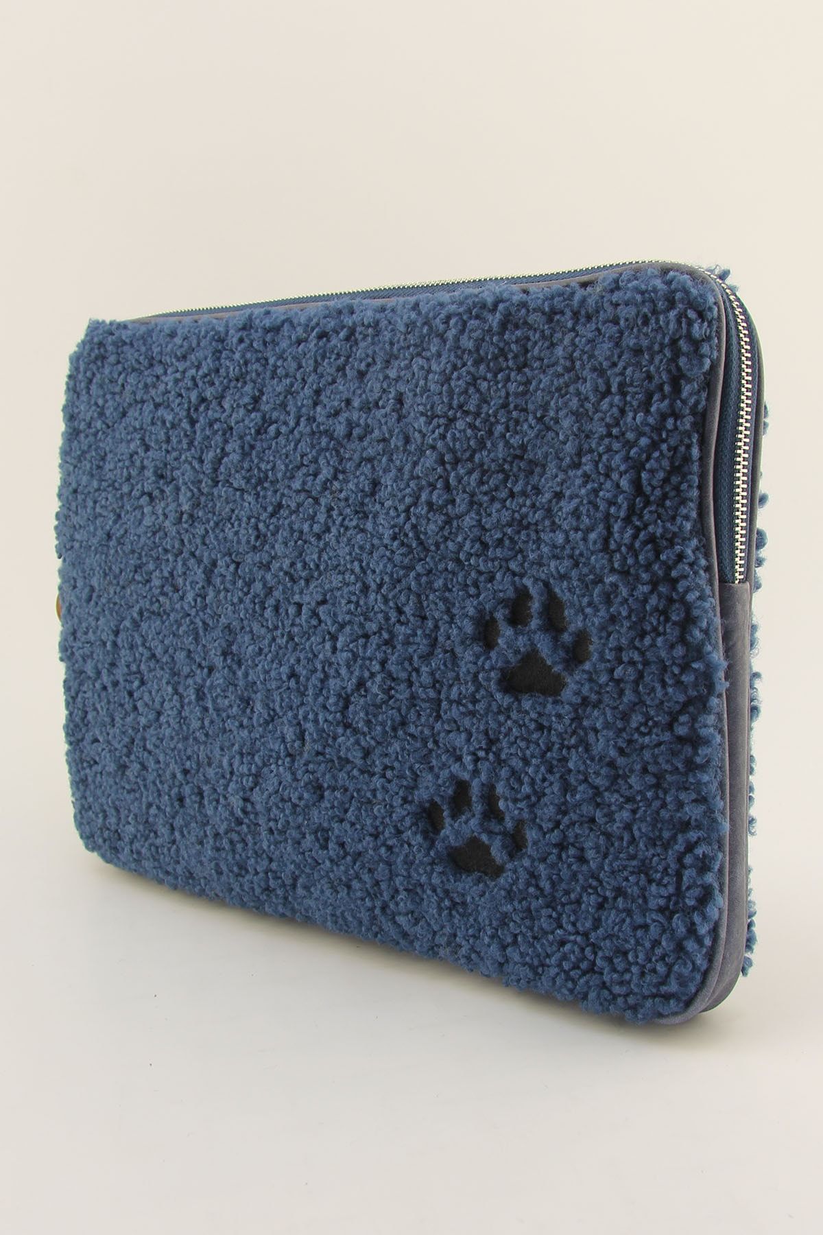 Fluffy shop laptop case