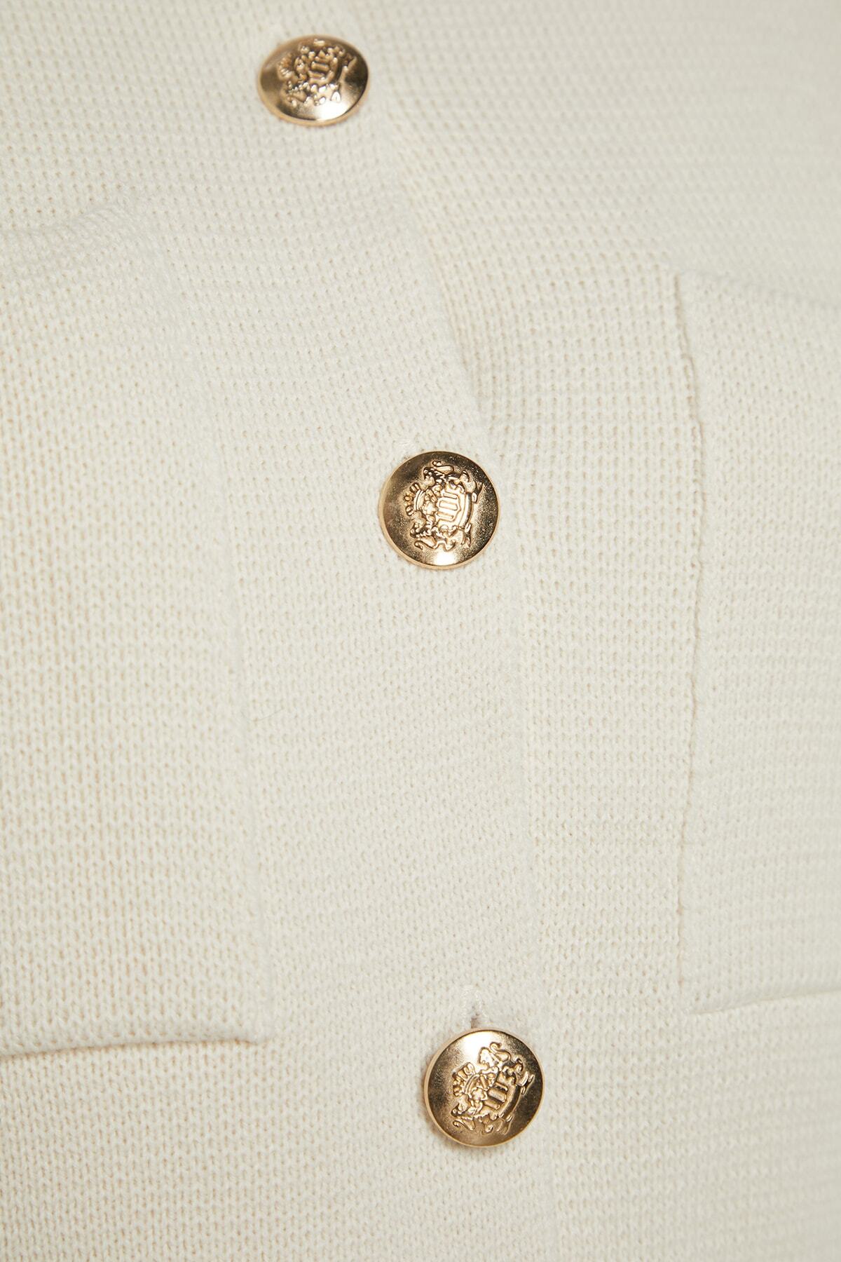 Trendyolmilla  Ekru Düğme Detaylı Ceket Görünümlü Triko Hırka TWOAW24HI00023 - Görsel 7