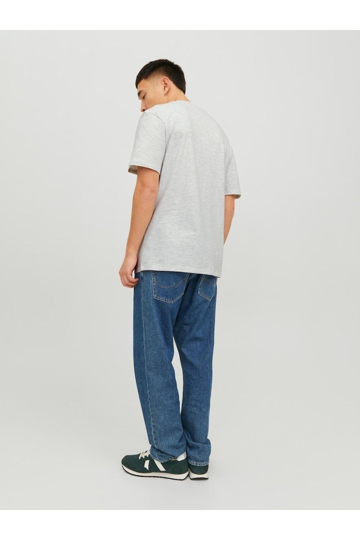تی شرت سفید مردانه Jack Jones برش راحت ججاش 12236514 Jack & Jones