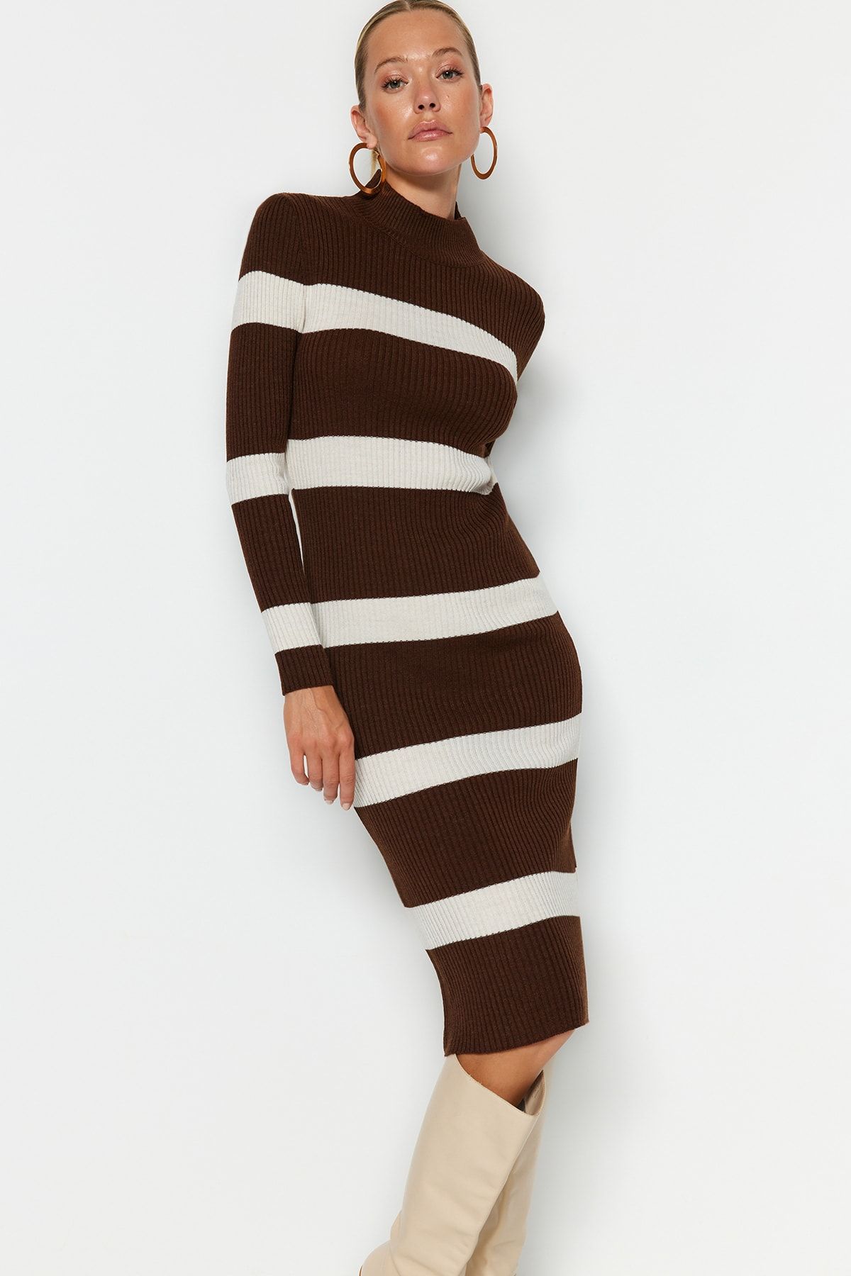Trendyol Collection-Πλεκτό Μίντι Φόρεμα ριγέ - Καφέ TWOAW23EL00226 2