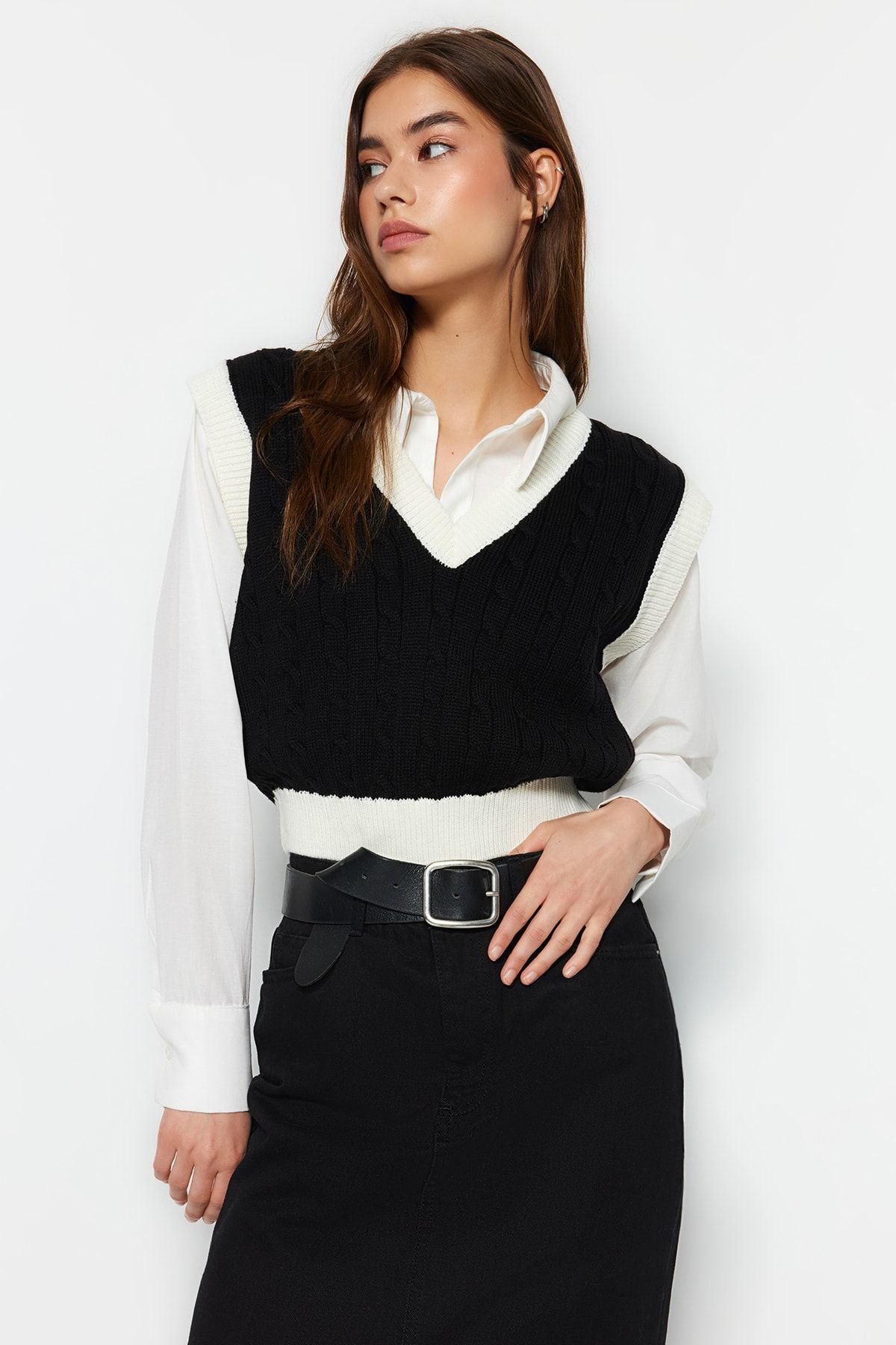 complete the look image