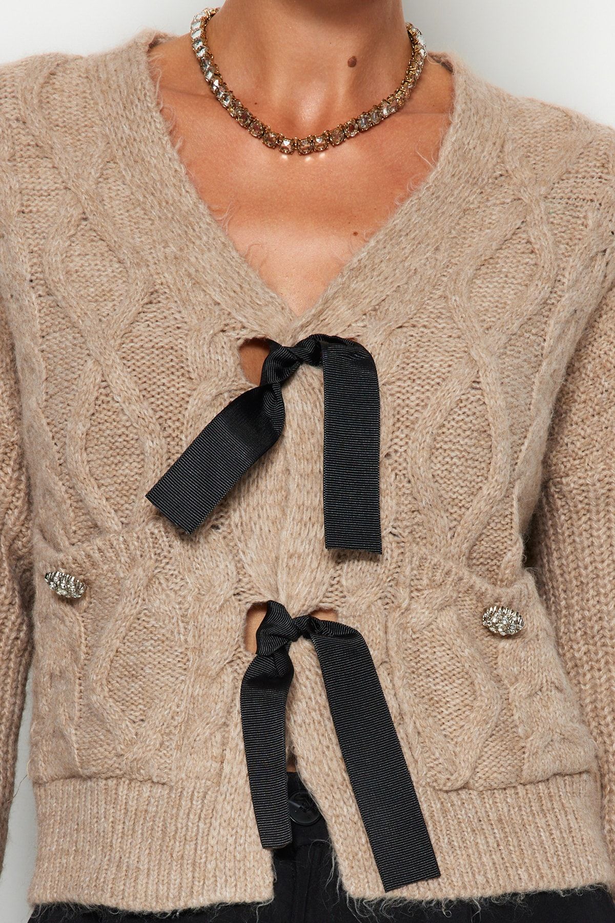 Trendyol Collection-Beige - Weich strukturierter und Schleifendetail-Strickpullover TWOAW22KZ1947 5