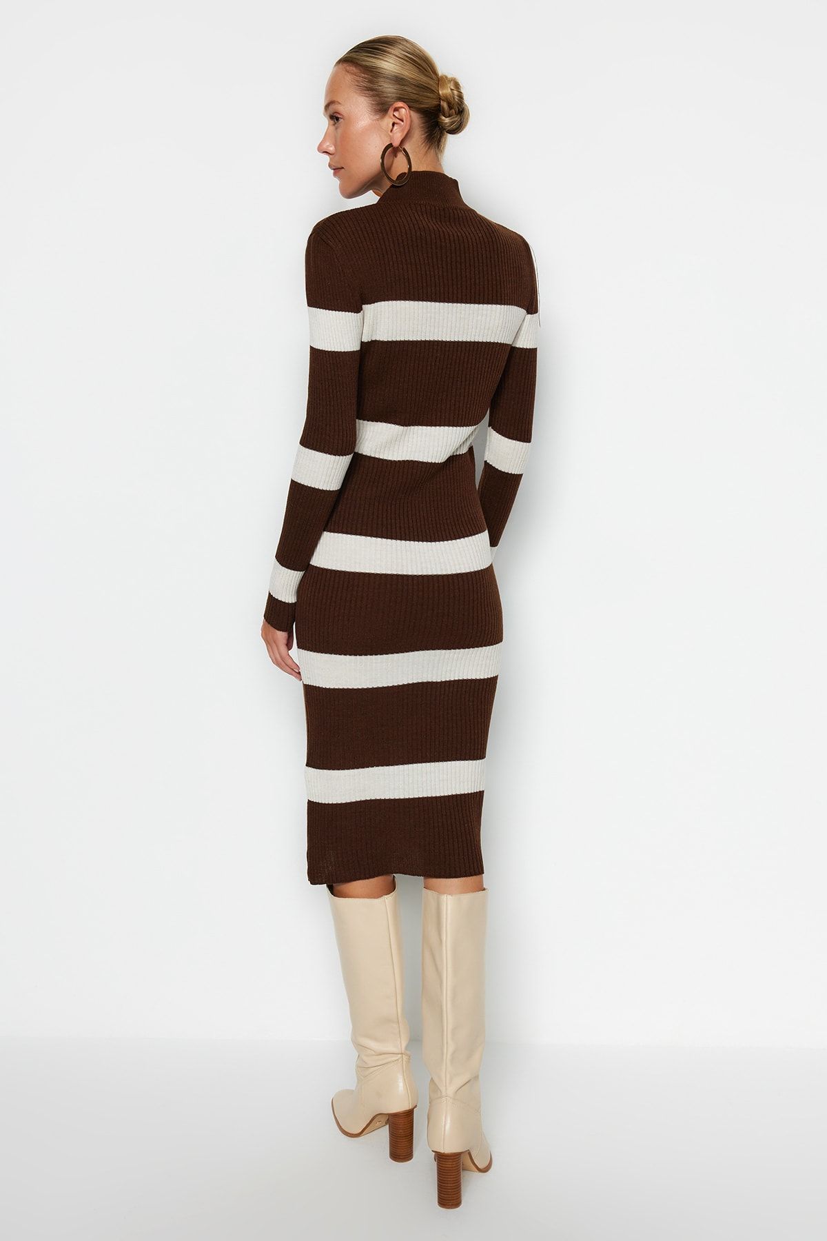 Trendyol Collection-Πλεκτό Μίντι Φόρεμα ριγέ - Καφέ TWOAW23EL00226 5