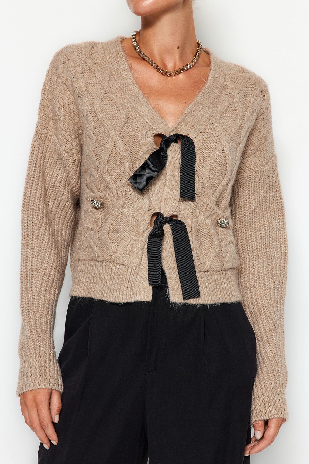 Trendyol Collection-Beige - Weich strukturierter und Schleifendetail-Strickpullover TWOAW22KZ1947 4