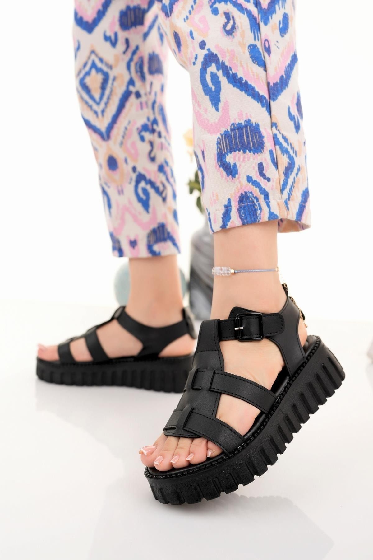 Stylish and Practical Orthopedic Sandals for Women - Tread Labs