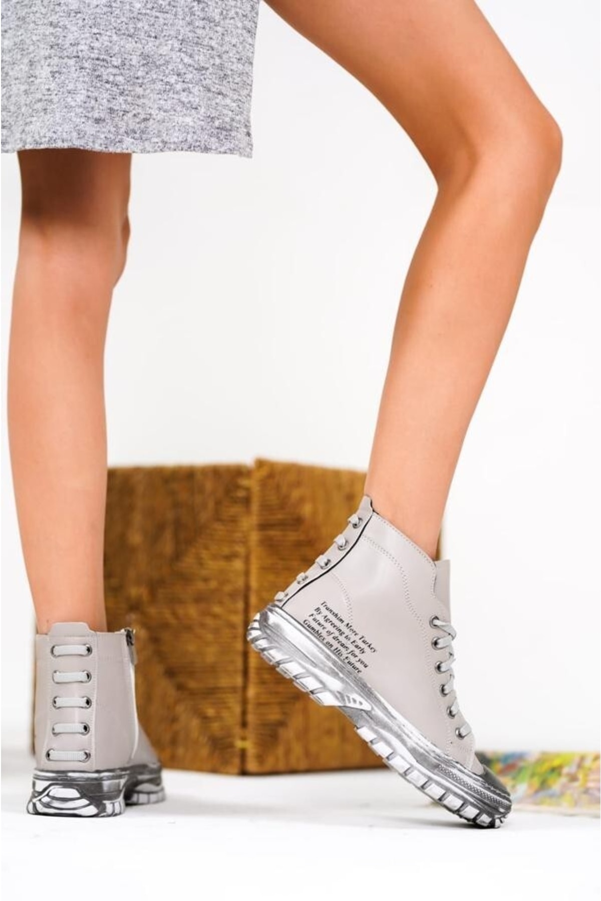 Erica Gri Cilt Bağcıklı Bot