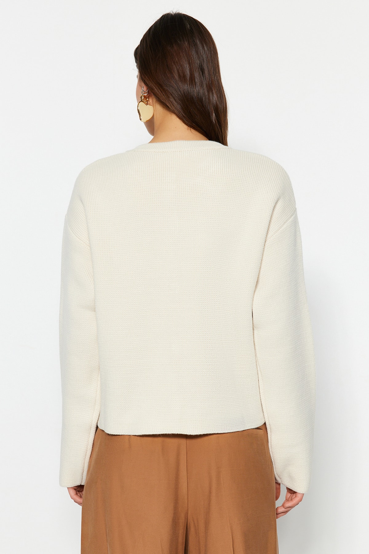 Trendyolmilla  Ekru Düğme Detaylı Ceket Görünümlü Triko Hırka TWOAW24HI00023 - Görsel 5