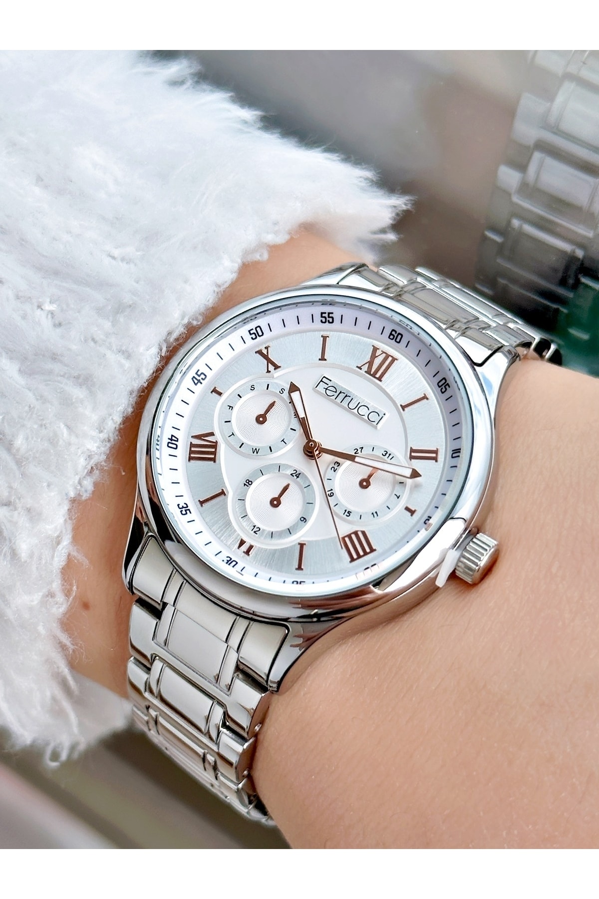 Frc99153m Women's Silver Color Roman Numeral Wrist Watch with Steel Strap
