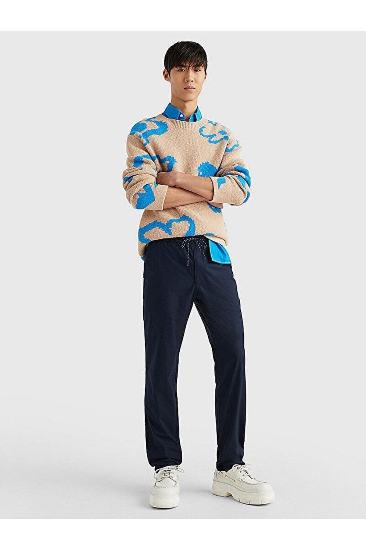 Blue tommy hot sale hilfiger pants