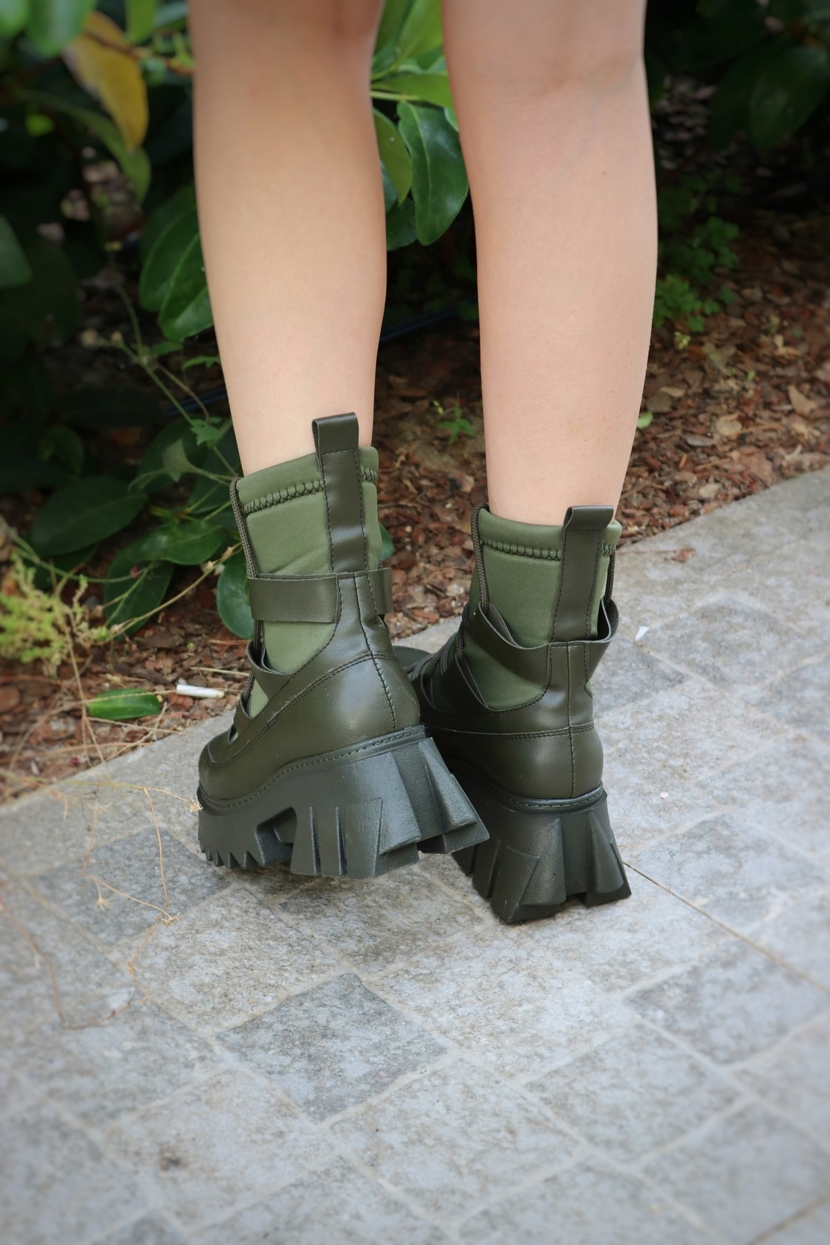 Brisa Haki Yeşil Cilt Bağcıklı Streç Bot