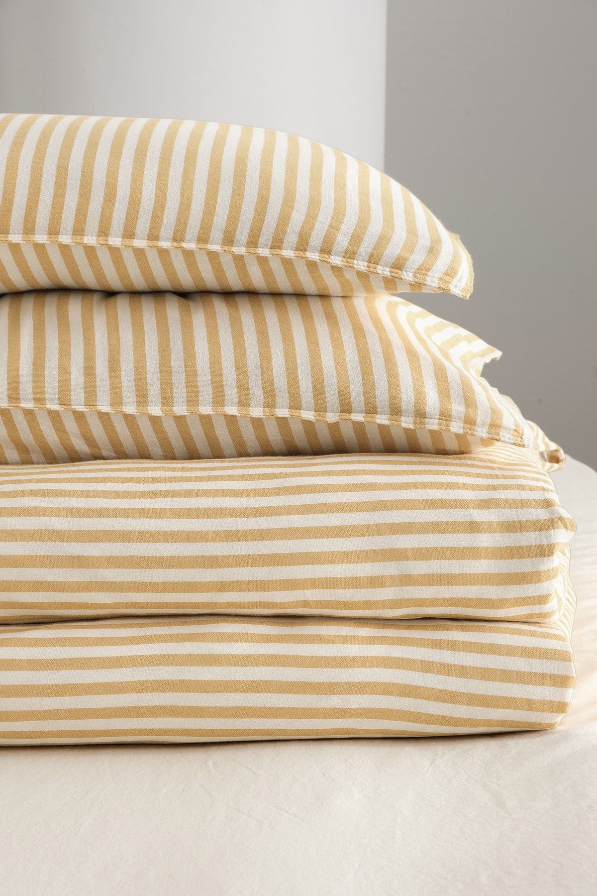 کاور لحاف دو نفره زرد Moln 101 100 ٪ پنبه خالص اضافی ، نقاشی شده رنگ کتانی شسته COTTONMANIA