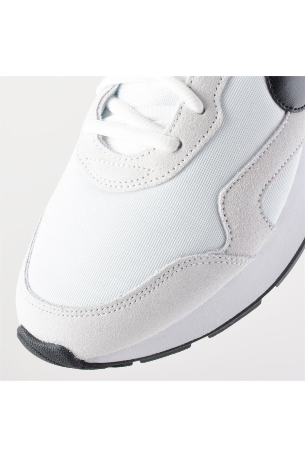 Nike delfine trainers mens new arrivals