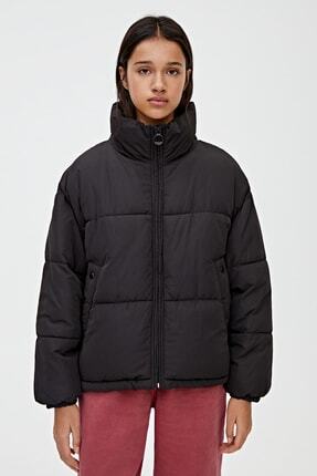 Pull Bear Kadin Siyah Dik Yaka Sisme Mont 09714313 Fiyati Yorumlari Trendyol