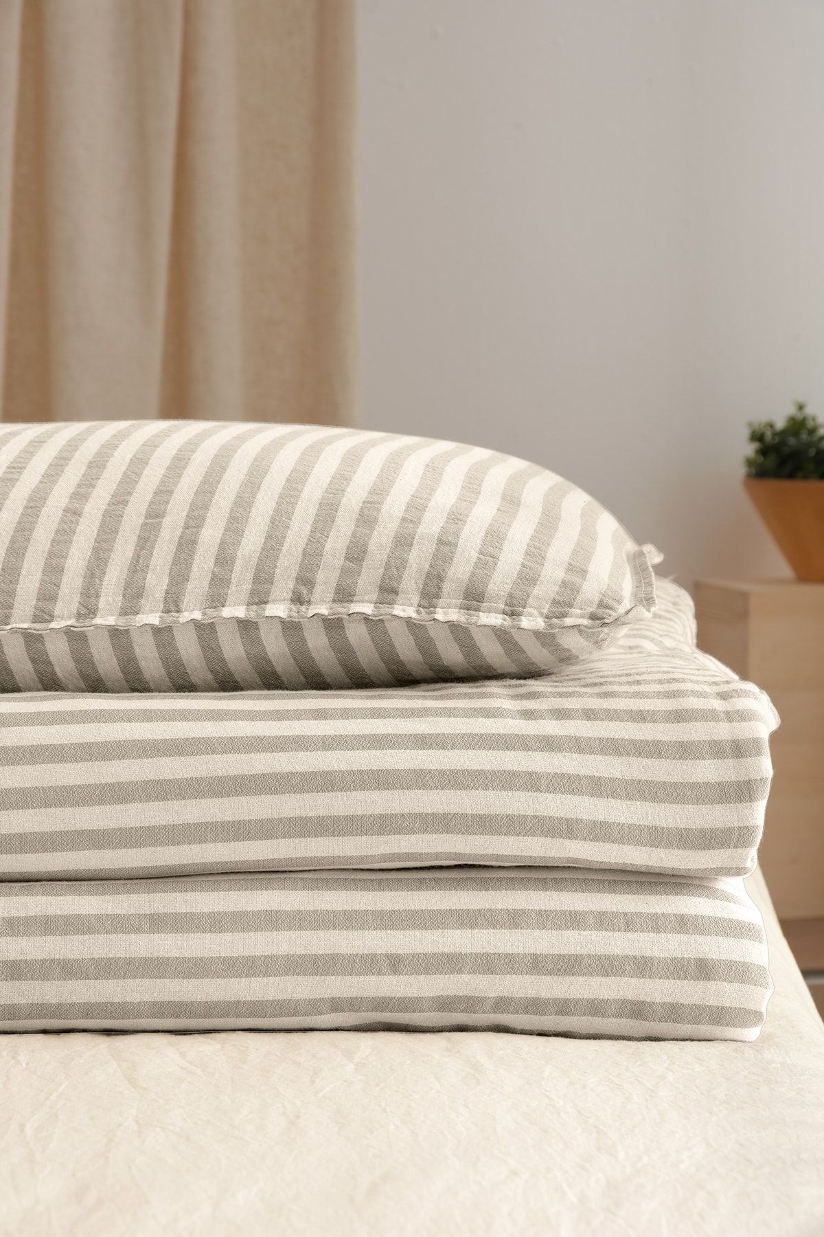 کاور لحاف یک نفره خاکستری Moln Uno 404 100 ٪ پنبه خالص اضافی ، نقاشی شده شسته مجموعه کتانی تخت COTTONMANIA