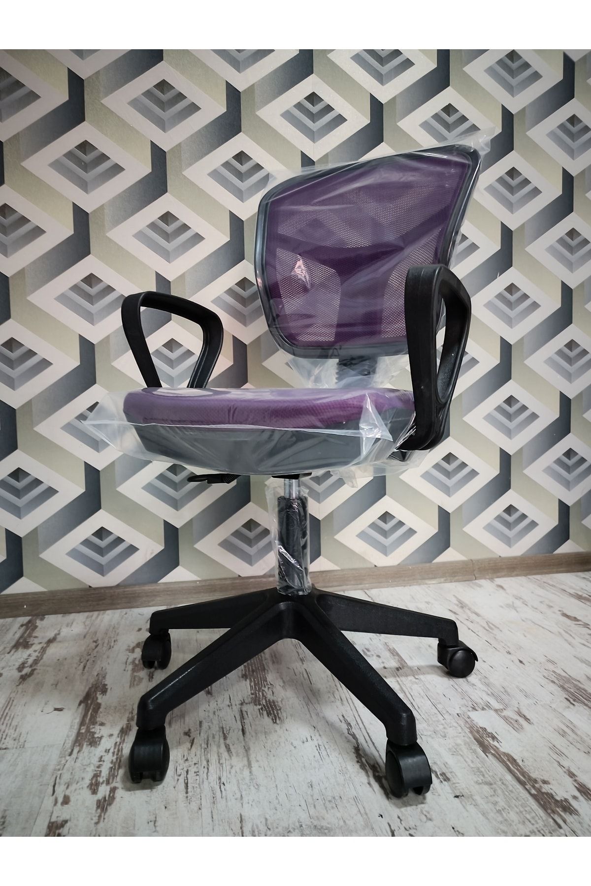 Voxx chair clearance staples