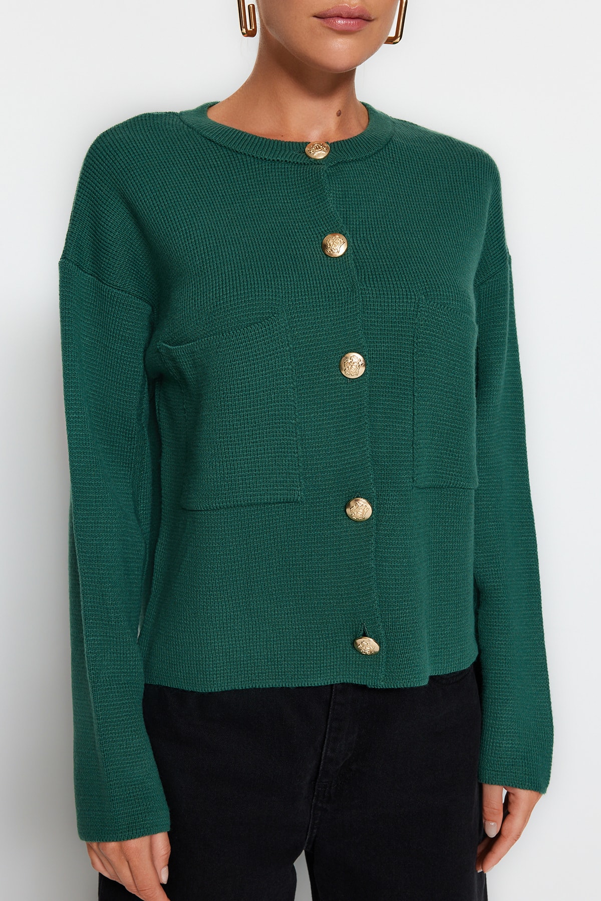 Trendyol Collection Grüner Strick-Cardigan – Knopfdetail, Jacken-Look TWOAW24HI00023