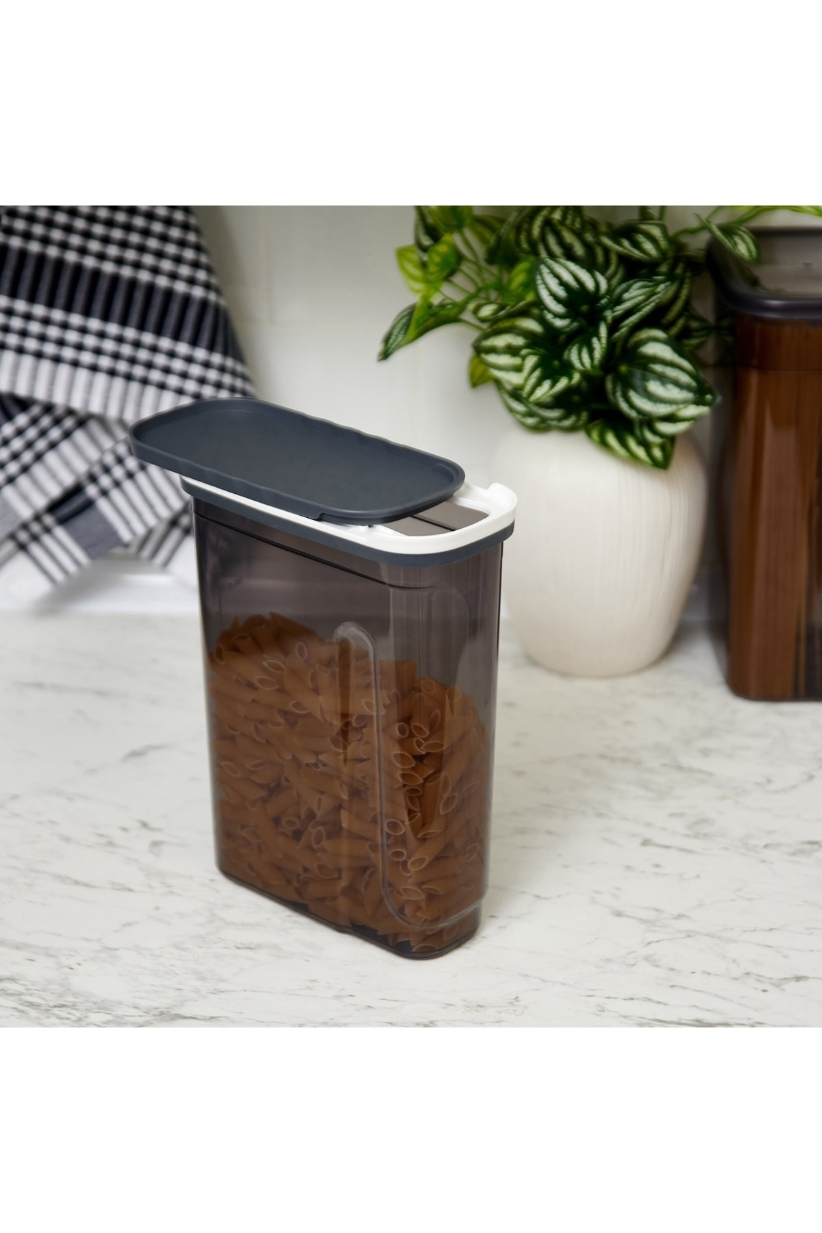 Qlux Exclusive Supply Container - 2.7 Lt