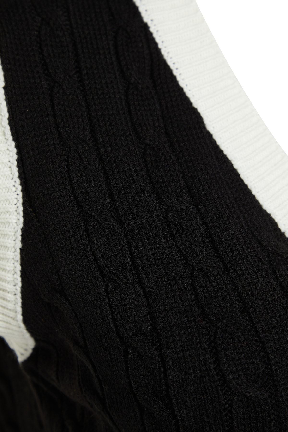 Trendyol Collection-Czarny sweterek Crop Knitwear z warkoczem - Twoaw22Bz0060 7
