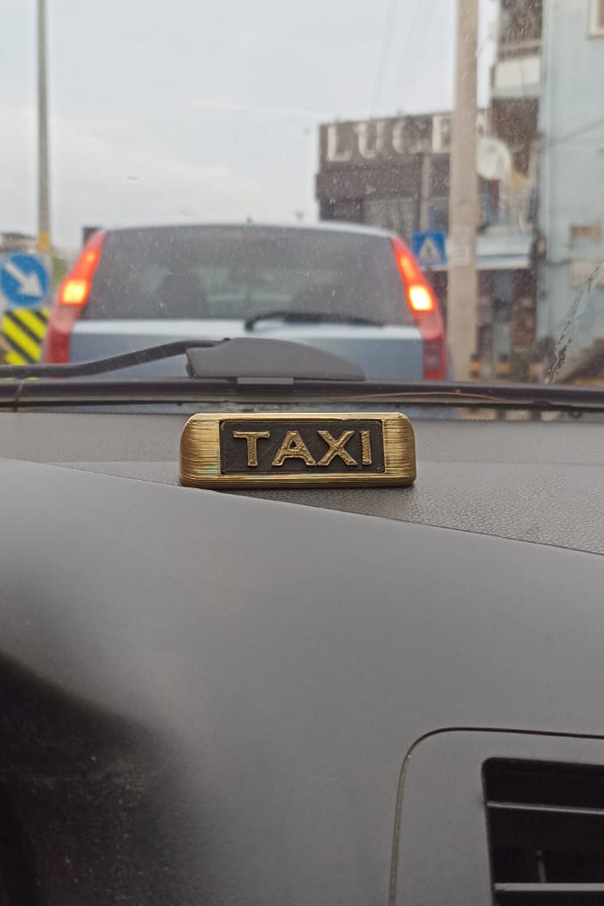 UĞUR MOBİLYA Gold Taxı Yazılı Mini Tepe Stand