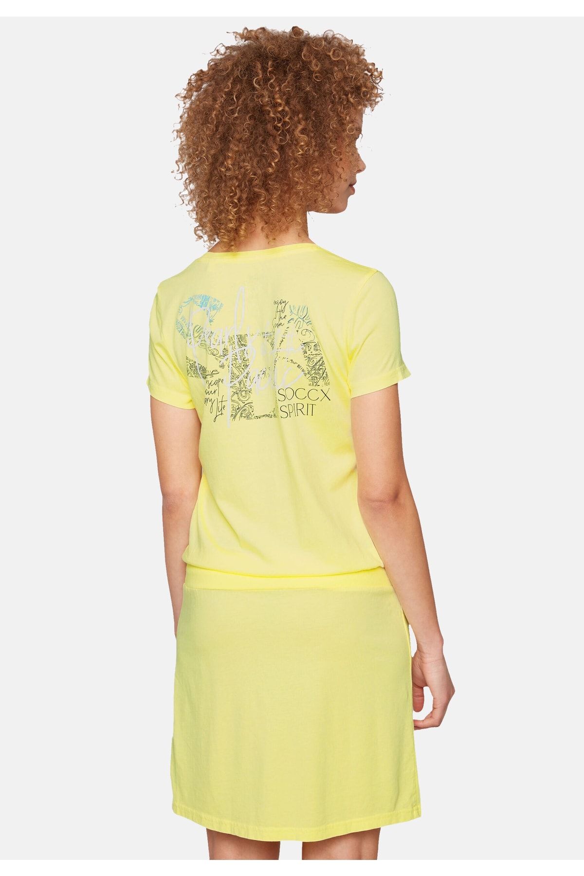 und Trendyol Taillenbund, kleid geripptem Rundhalsausschnitt Label - mit T-Shirt-Kleid Print Soccx