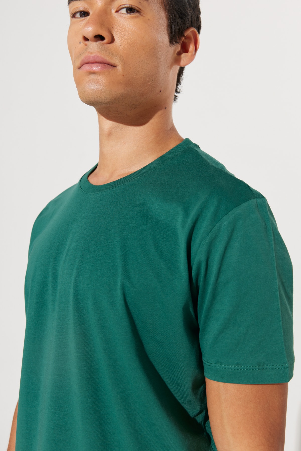 AC&Co / Altınyıldız Classics تی شرت آستین کوتاه یقه خدمه مردانه سبز تیره با برش باریک 100% نخی