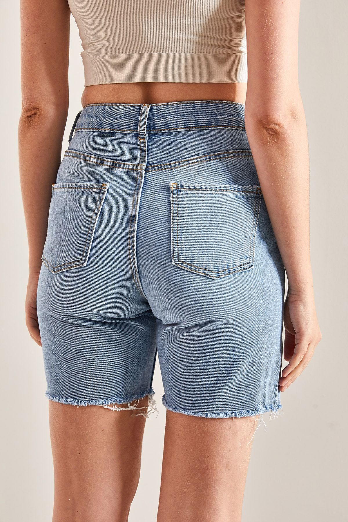 Bianco Lucci-Women's Tasseled Denim Shorts 2
