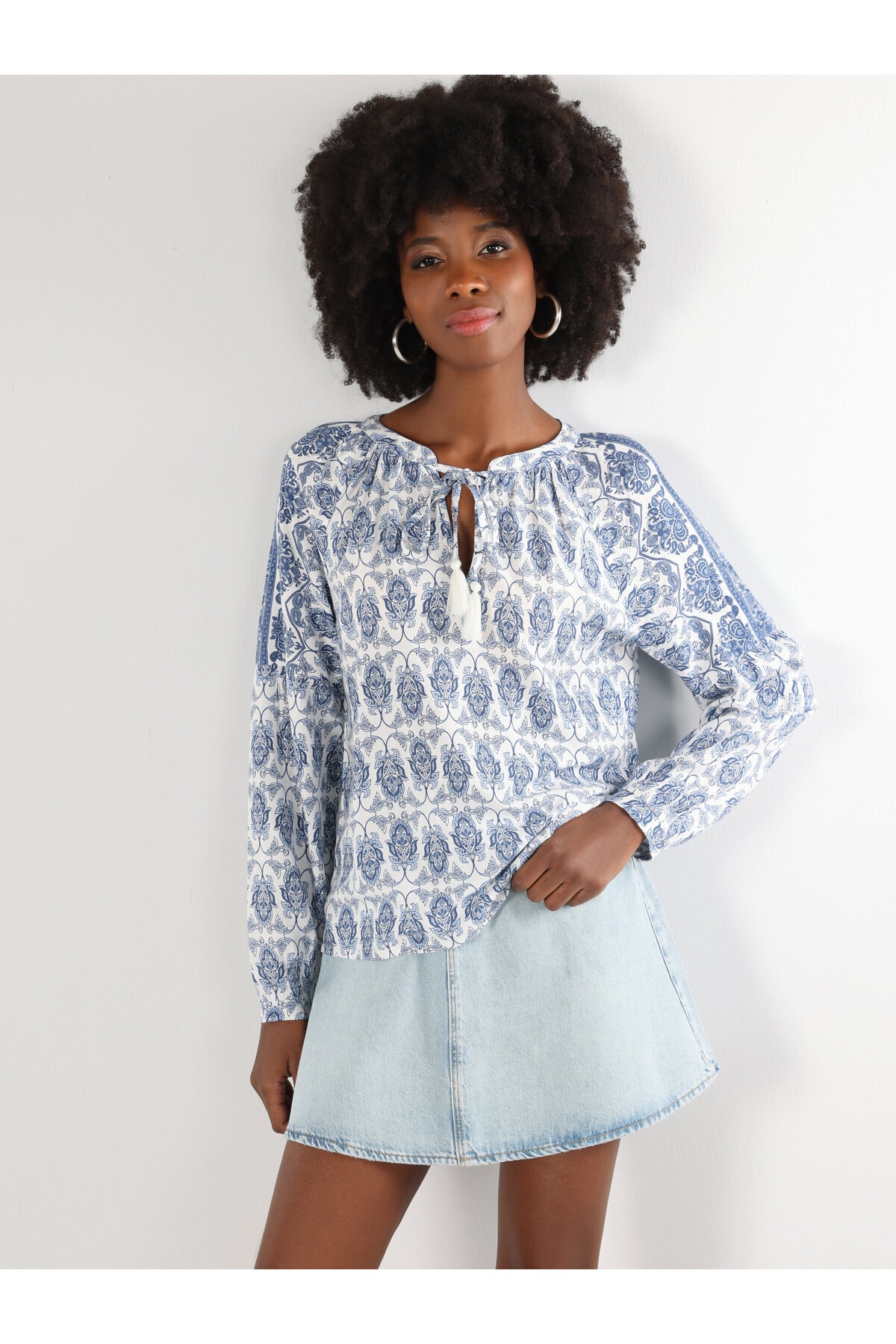 بلوز زنانه کولینز | .CL1064441_Q1.V1_BLE Colin’s - Image 2