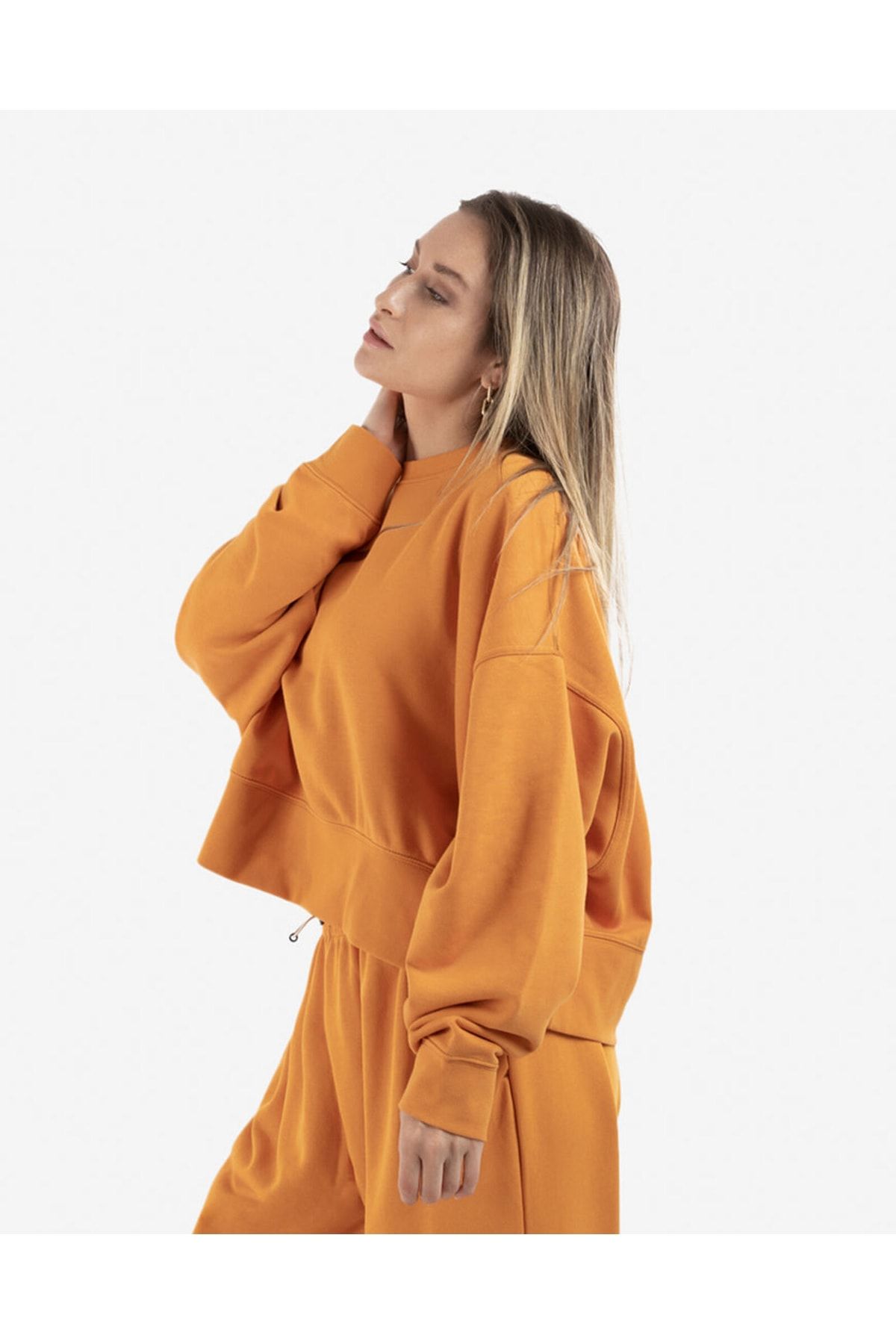 Nike mini swoosh oversized new arrivals boxy sweatshirt in yello
