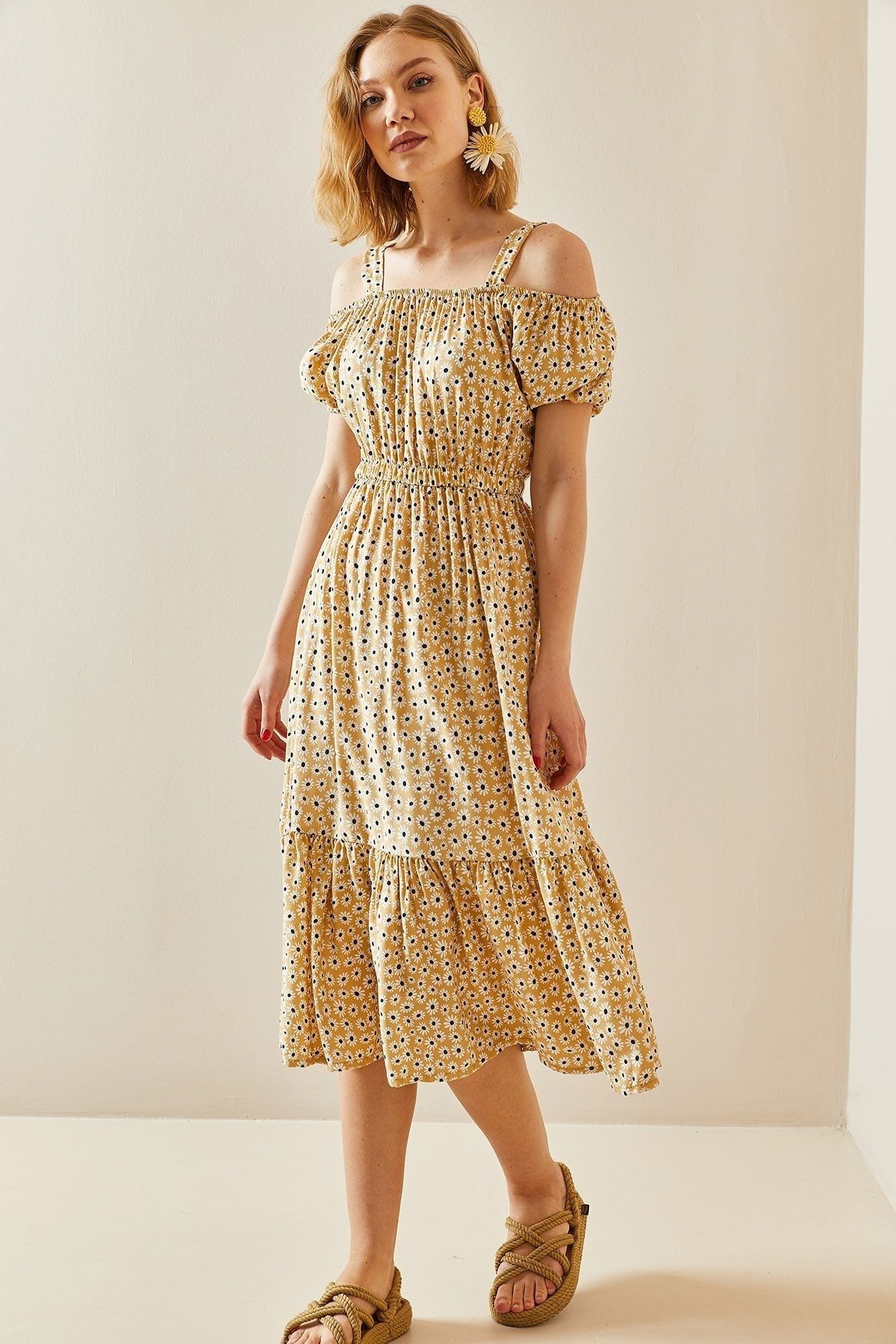 XHAN-Beigefarbenes, schulterfreies Kleid mit Blumenmuster 3yxk6-47311-25 2
