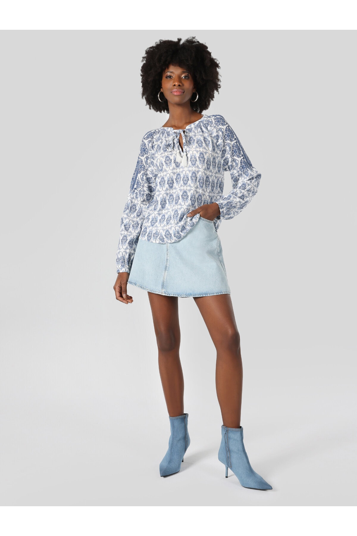 بلوز زنانه کولینز | .CL1064441_Q1.V1_BLE Colin’s - Image 4