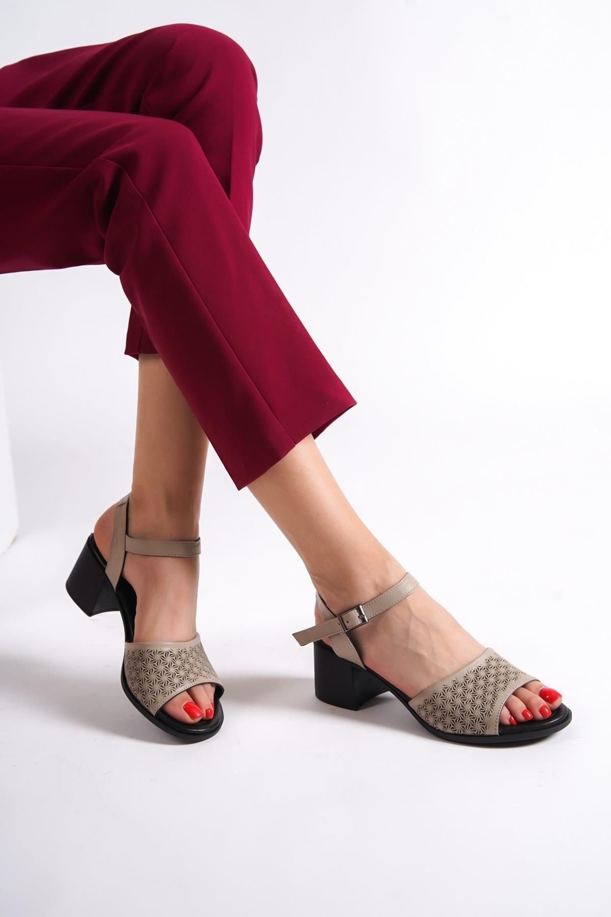 complete the look image