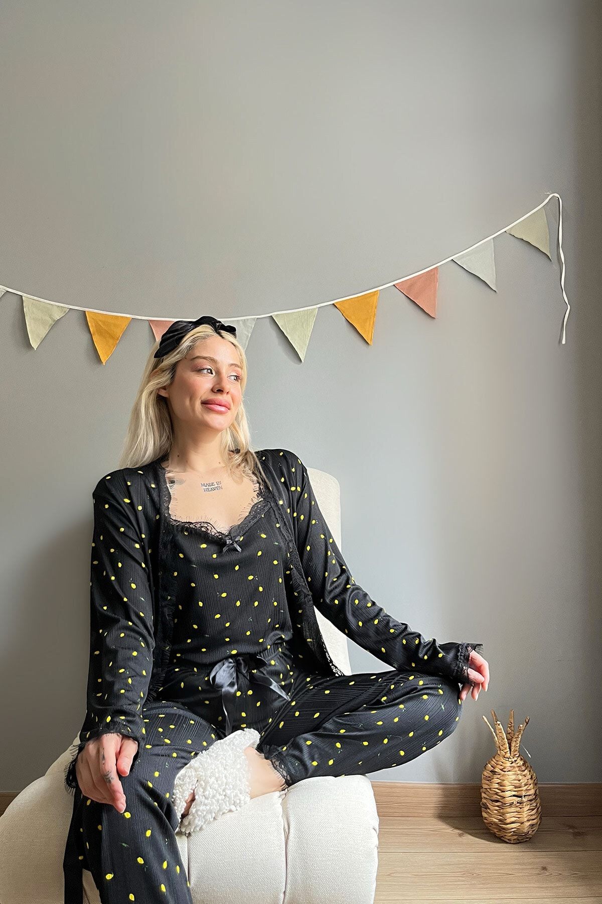 Pijamaevi-Pegasus Pajama Set with Mini Lemon Patterned Dressing Gown 3