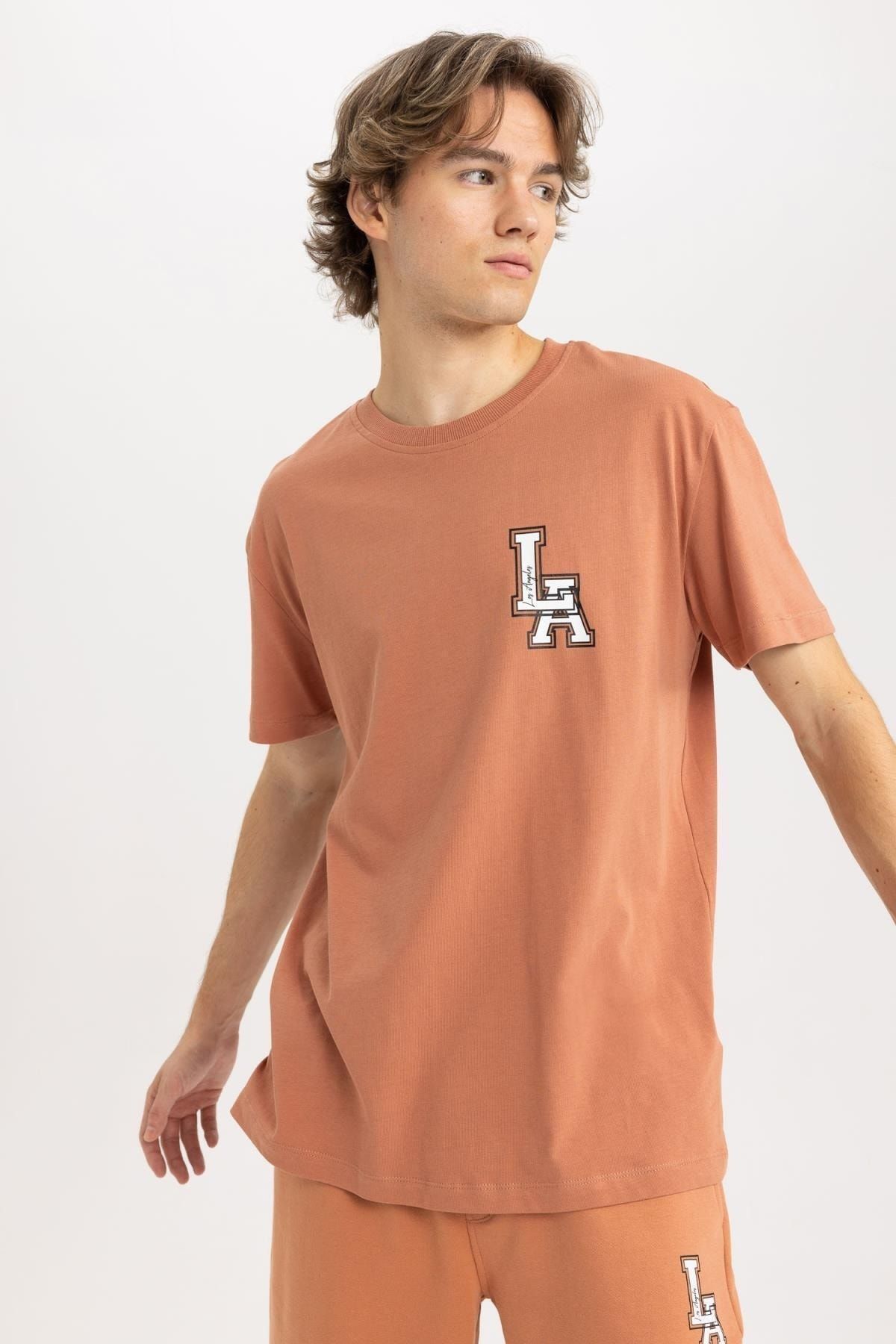Mlb store logo tee