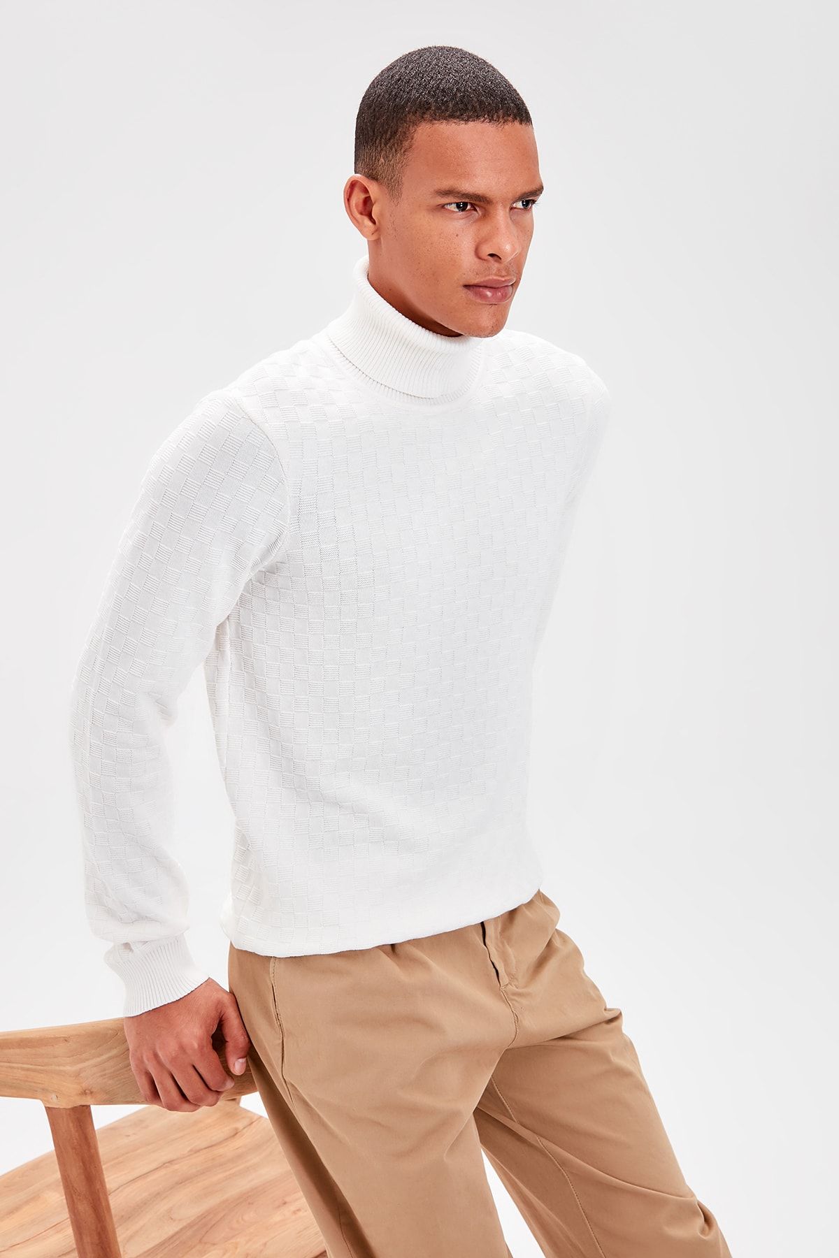 Trendyol Collection-Ecrufarbener Herren-Strickpullover mit Rollkragenpullover TMNAW20VK0004 14