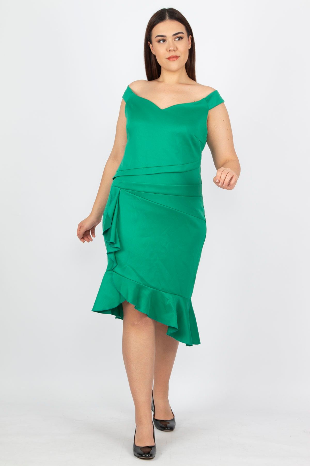 Şans-Großes, grünes Volantkleid für Damen mit Taillendetail 65n14089 3