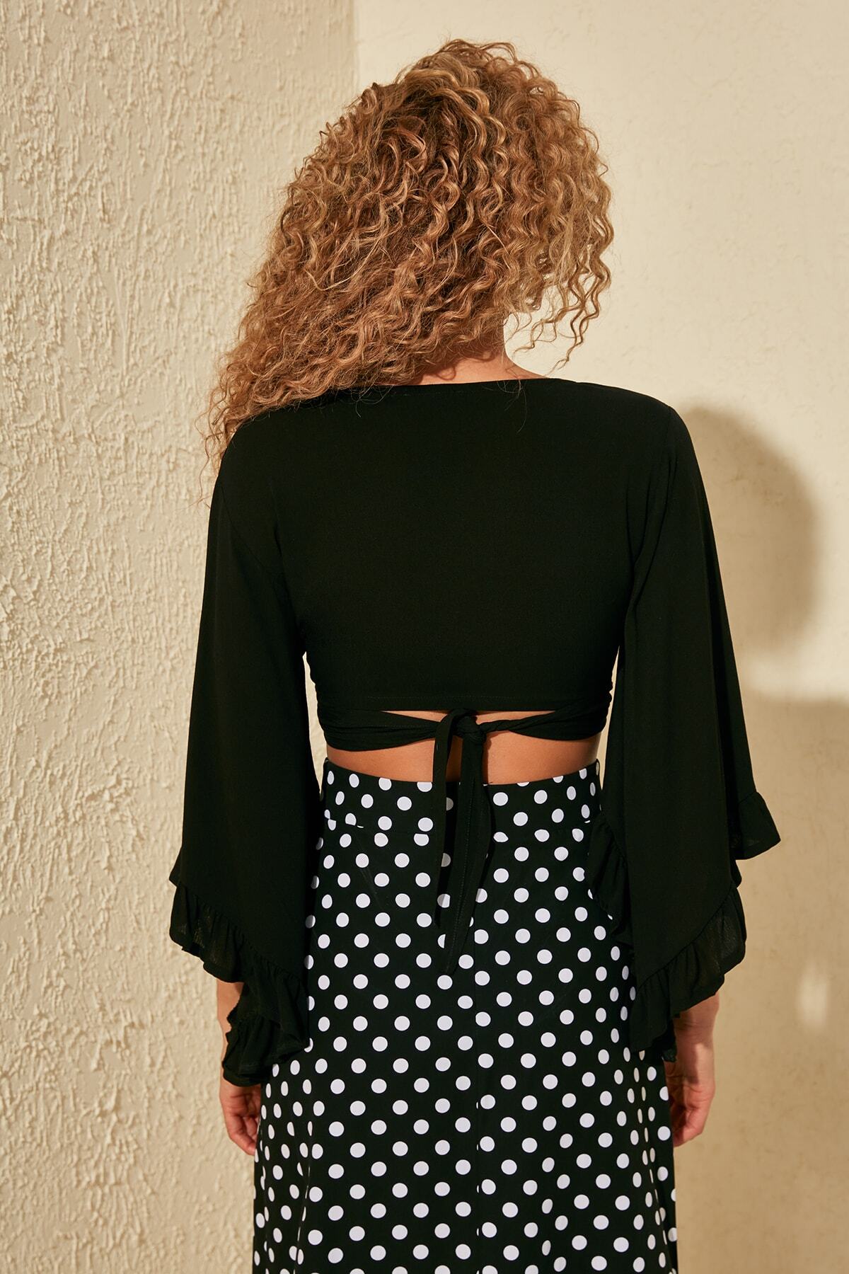 Trendyol Collection-Černá plážová halenka Crop Woven Flounces TBESS19BB0095 19