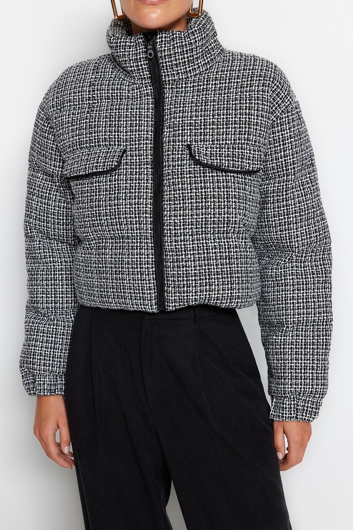 Trendyol Collection-TWOAW24MO00028 – Schwarzer Tweed-Crop-Daunenmantel 4