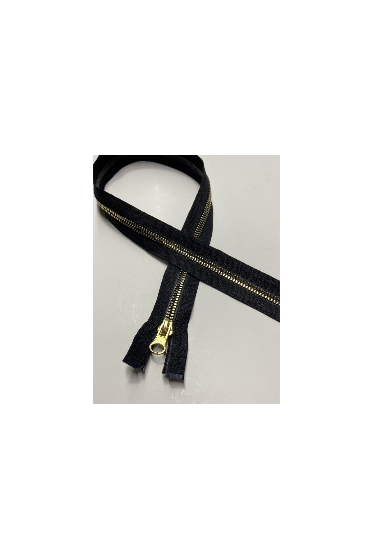 Zipper 74 cm metallic look plastic teeth BLACK