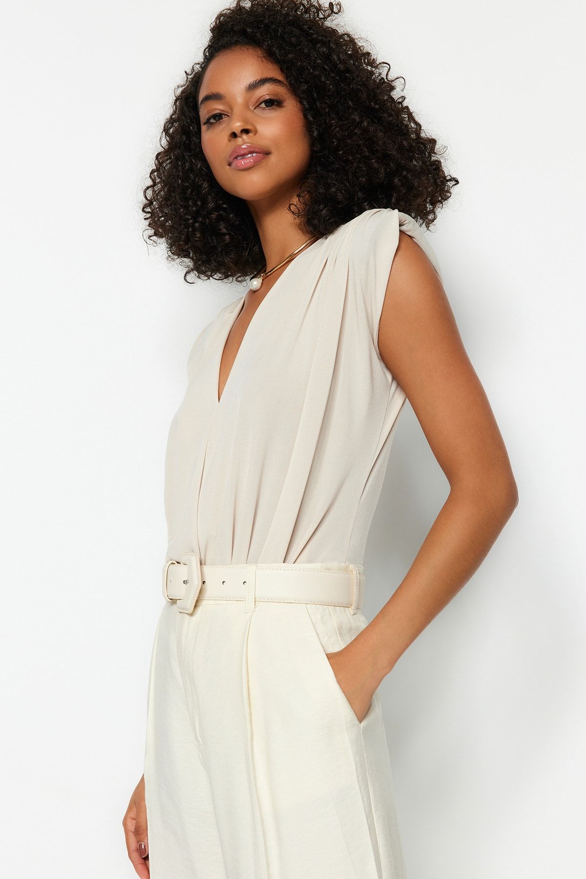 Trendyol Collection-Gepolsterter, zweireihiger Strickbody mit flexiblem Druckknopf, Stein TWOSS23BD00007 3