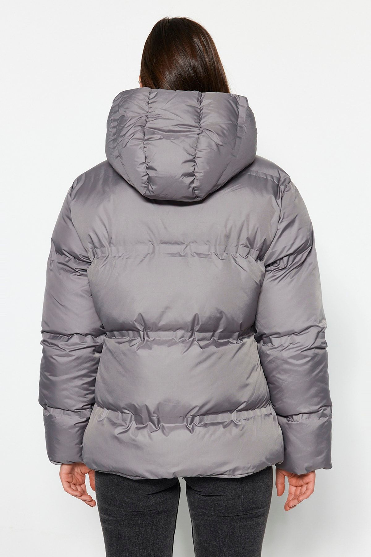 Trendyol Collection-Szürke prémium kapucnis címke részletes vízlepergető pufferkabát TWOAW24MO00084 5